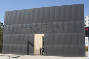 317-1829 OKC Memorial - 9-01 Entrance